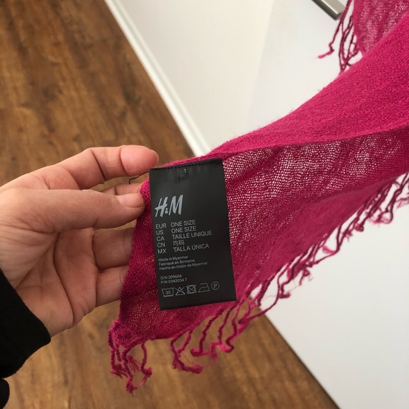 Vibrant color scarf - Picture 3 of 3